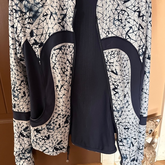 LULULEMON REVERSIBLE JACKET - Picture 5 of 6